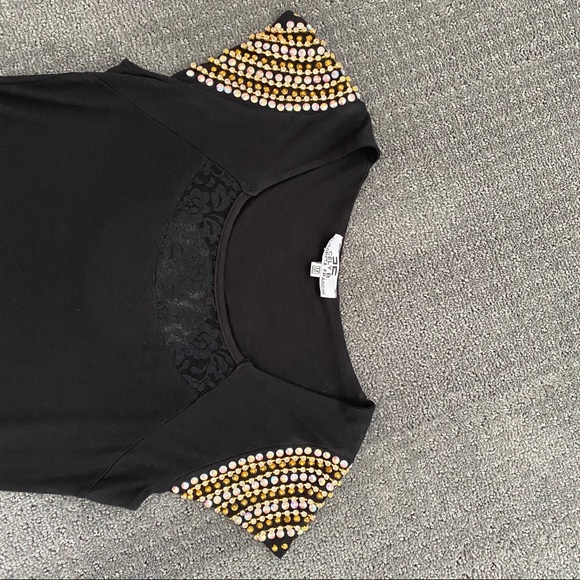 Black top with shoulder detail - Picture 3 of 3